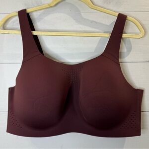 Victoria's Secret VSX NWOT Featherweight Max™ Sports Bra Size 42D